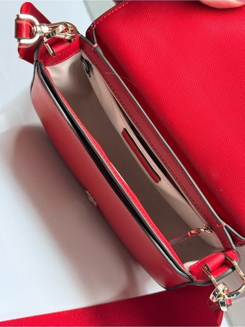 Kate Spade New York Madison Saffiano leather Crossbody with Gold Hardware